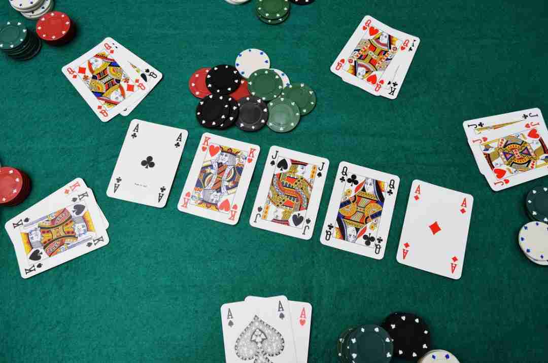 Chơi Poker sẽ mang tới niềm vui và nhiều cơ hội thắng cược